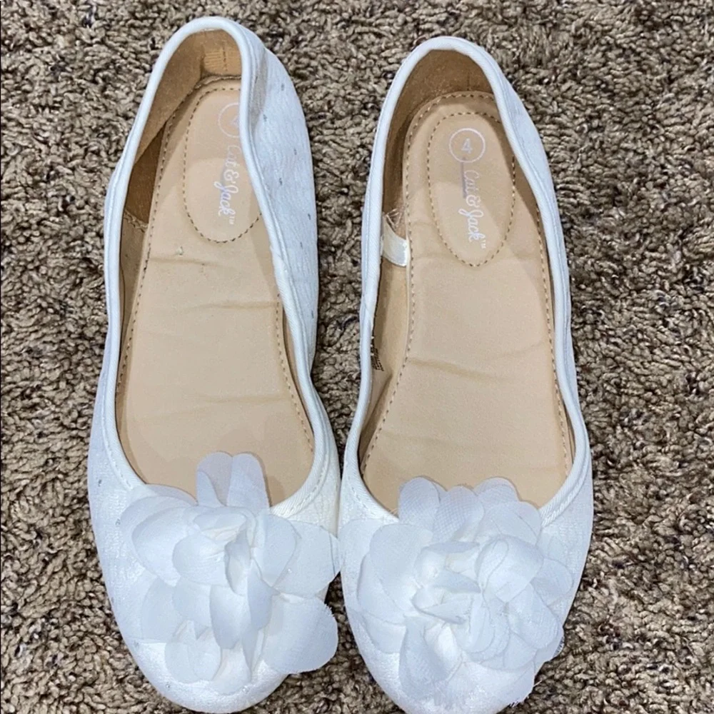 Cat & Jack Girl White Shoes Size 4